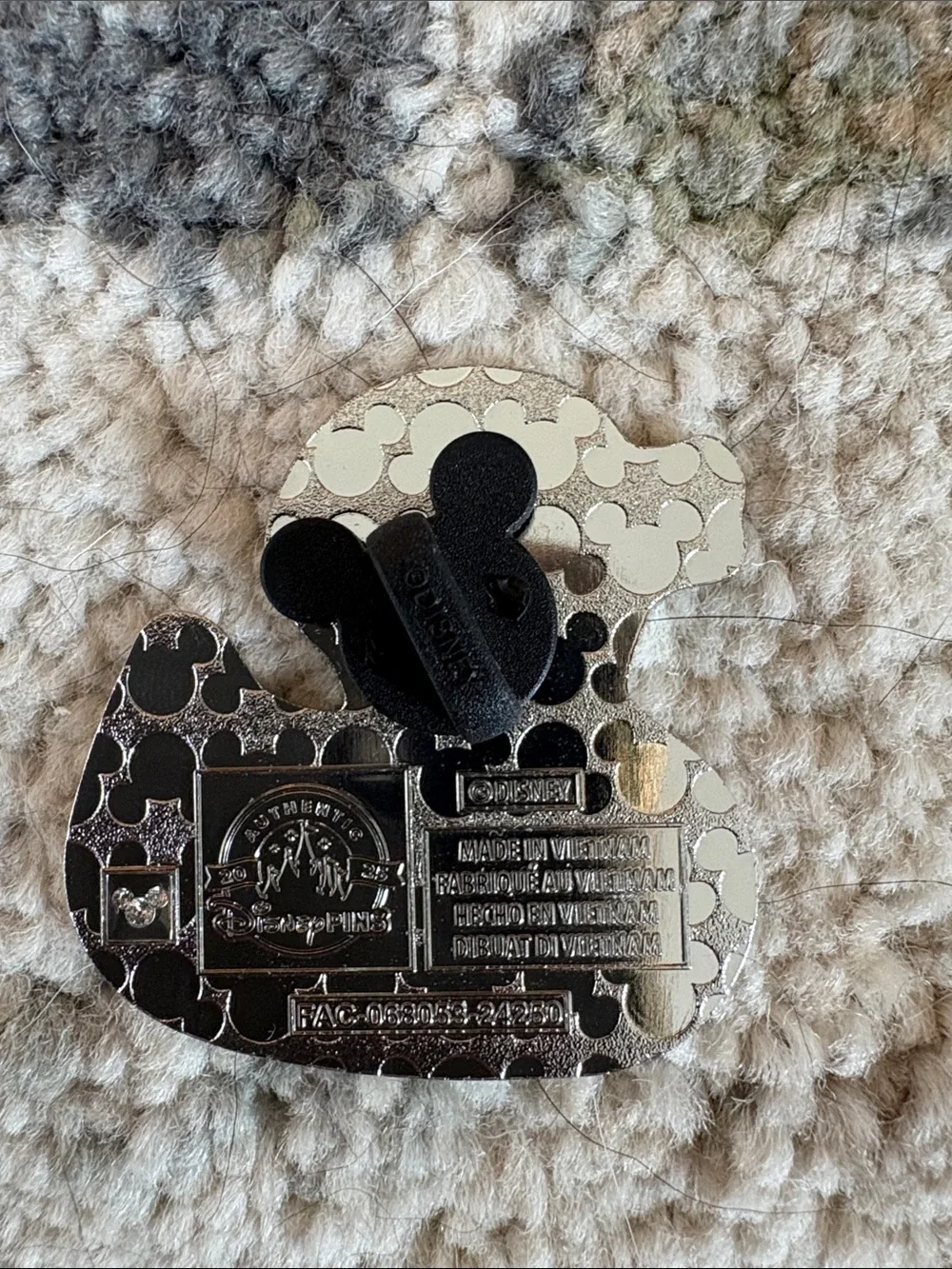 🦆 Ducks of Disney collectible trading pin (Baymax) - brand new! Disney Parks pin
